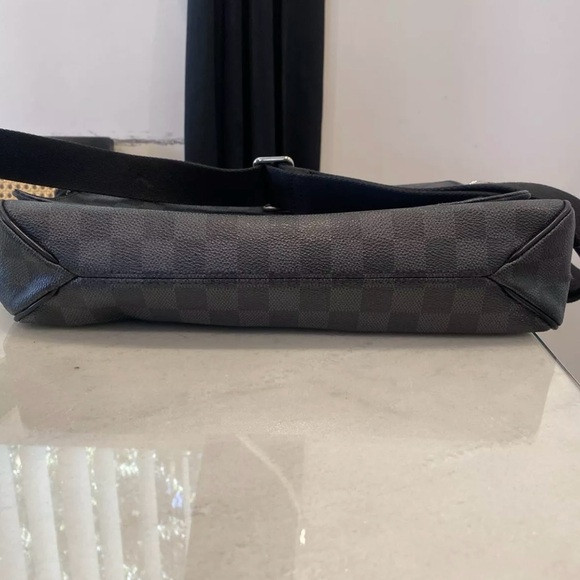Louis Vuitton District Messenger PM Shoulder Bag Black Canvas/Leather Damier. - Picture 12 of 12